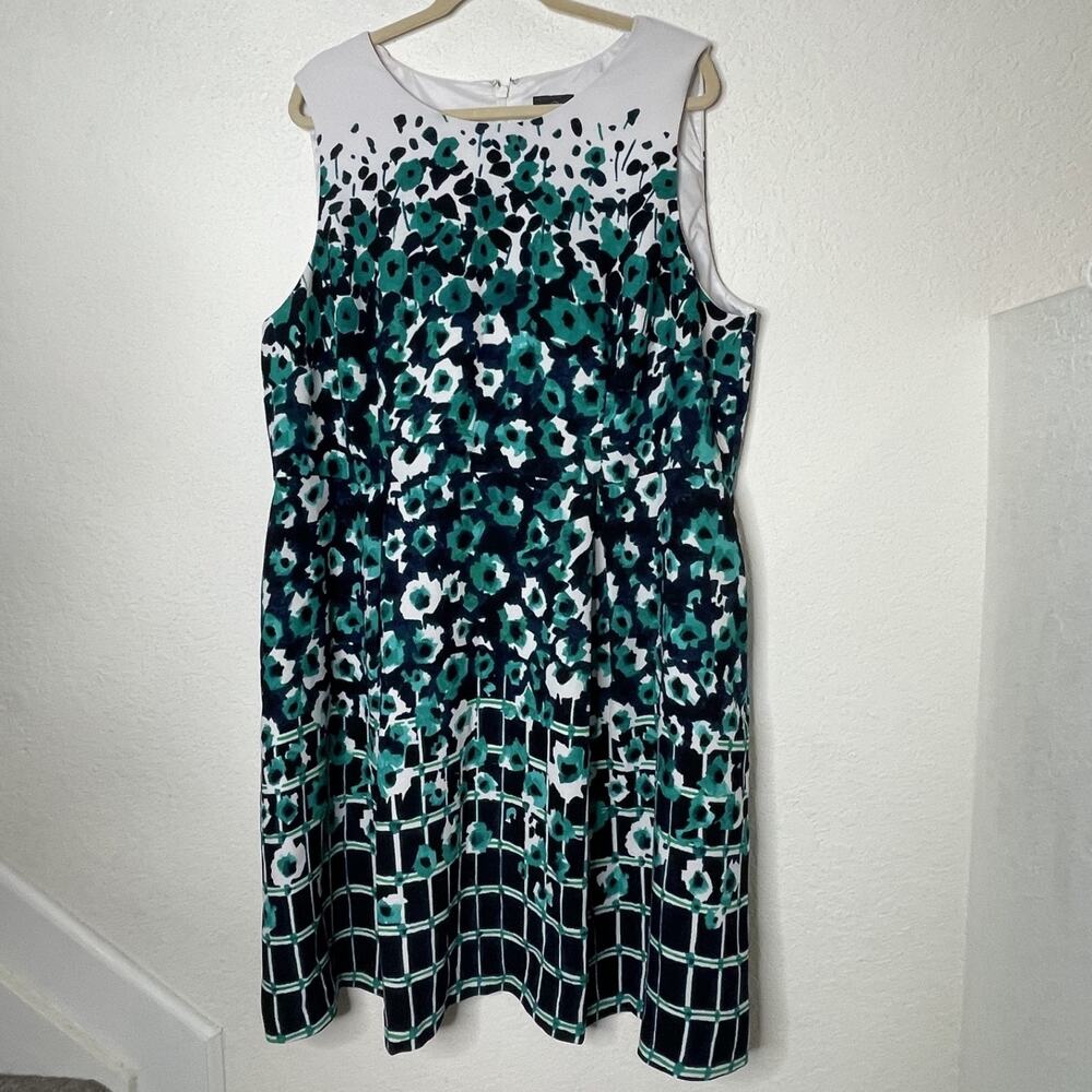 Adrianna Pappell Sleeveless Floral Fit & Flare Dress Size 22W Green White Lined